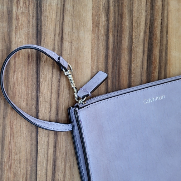 Calvin Klein Lavender Wristlet, Like New - Picture 3 of 4